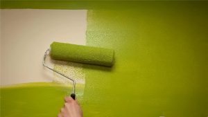 Покраска стен с использованием красок