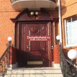 Коттеджге дұрыс есікті таңдау