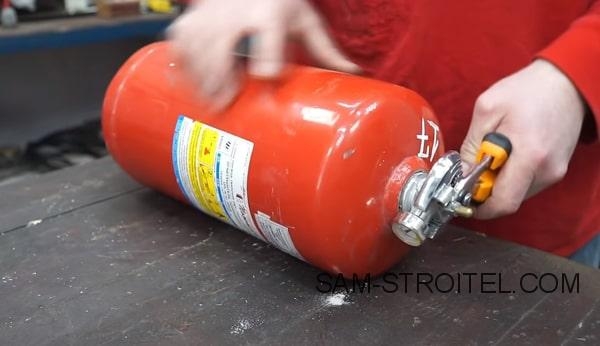 Өрт сөндіргіштен жасалған пеш зымыраны (39 өндірістік фотосурет)