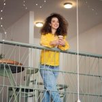 Преимущества потолочных панелей для балкона
