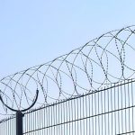 Где купить колючую проволоку: как выбрать качественный товар и не ошибиться с поставщиком